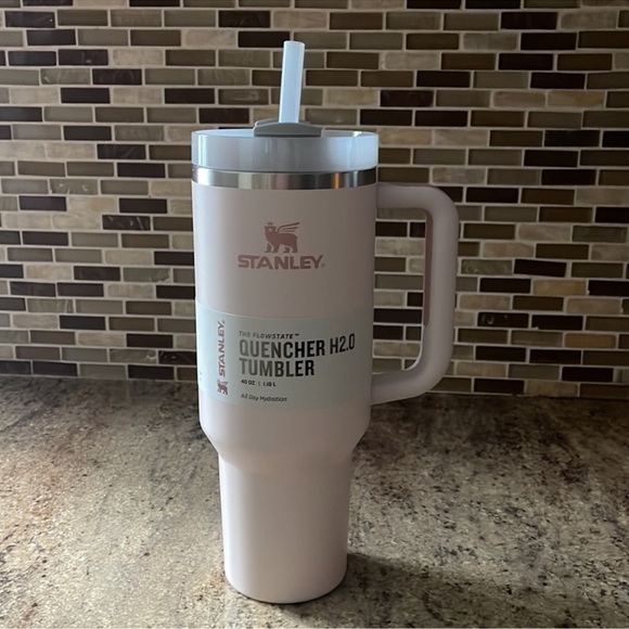 (NWT) Stanley 40 oz. Quencher H2.0 FlowState Tumbler in Rose Quartz - Picture 13 of 16